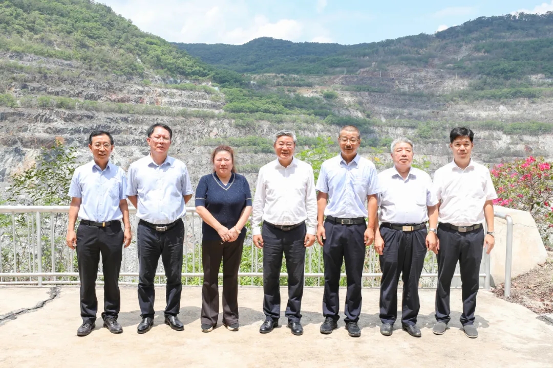 1715854946476797.jpg 海南省政協(xié)主席李榮燦到海南礦業(yè)調(diào)研1_副本.jpg
