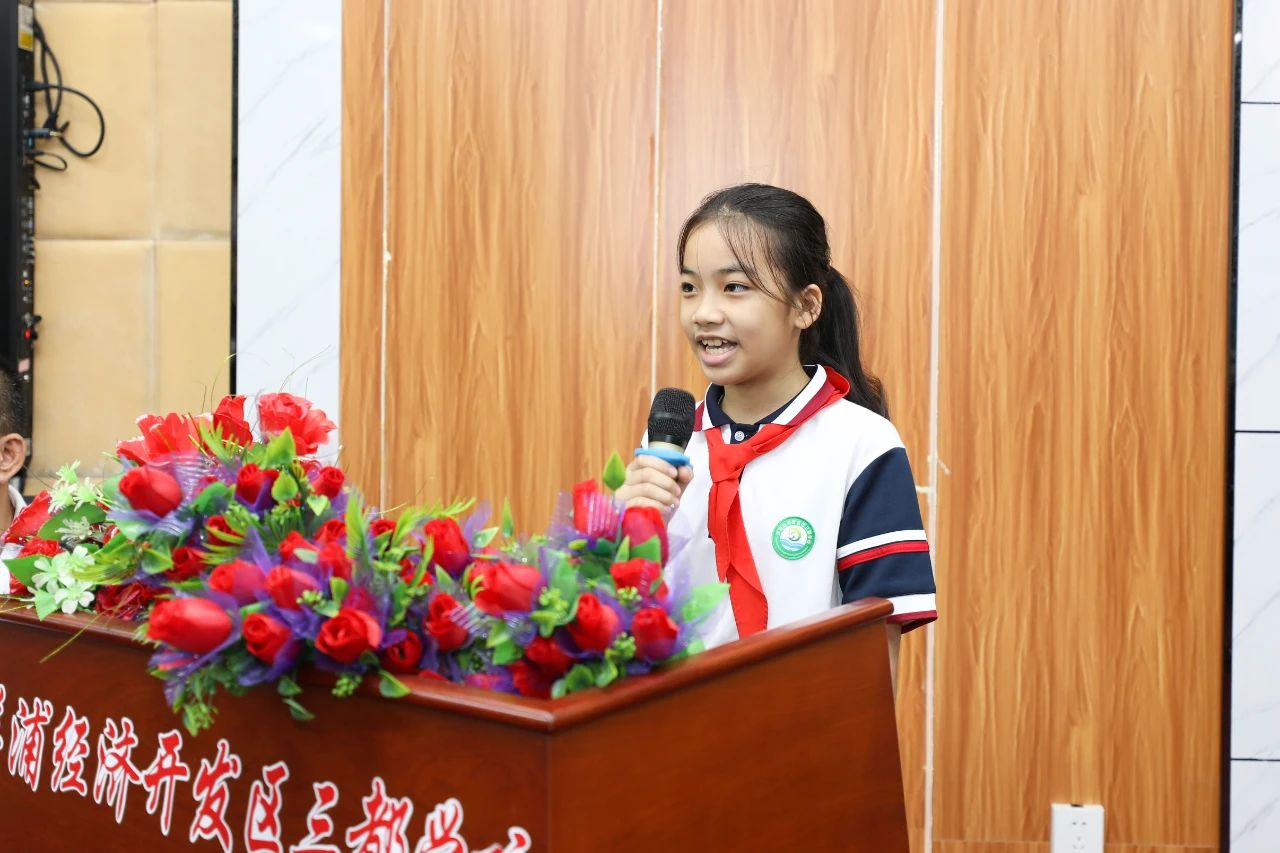 情暖校園 關(guān)愛(ài)成長(zhǎng) 海南礦業(yè)開(kāi)展六一兒童節(jié)公益捐贈(zèng)活動(dòng)3.jpg