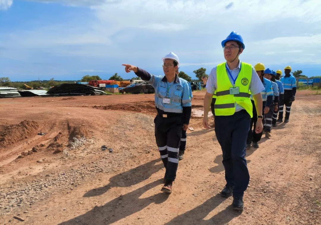 海南礦業(yè)總裁滕磊赴馬里鋰礦項(xiàng)目開展現(xiàn)場調(diào)研