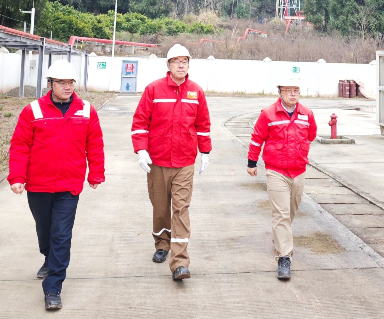 海南礦業(yè)總裁滕磊赴洛克石油八角場慰問調(diào)研