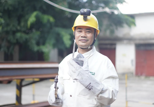 海南礦業(yè)員工李勇:全國(guó)表彰！海南礦業(yè)員工李勇榮膺全國(guó)勞動(dòng)模范