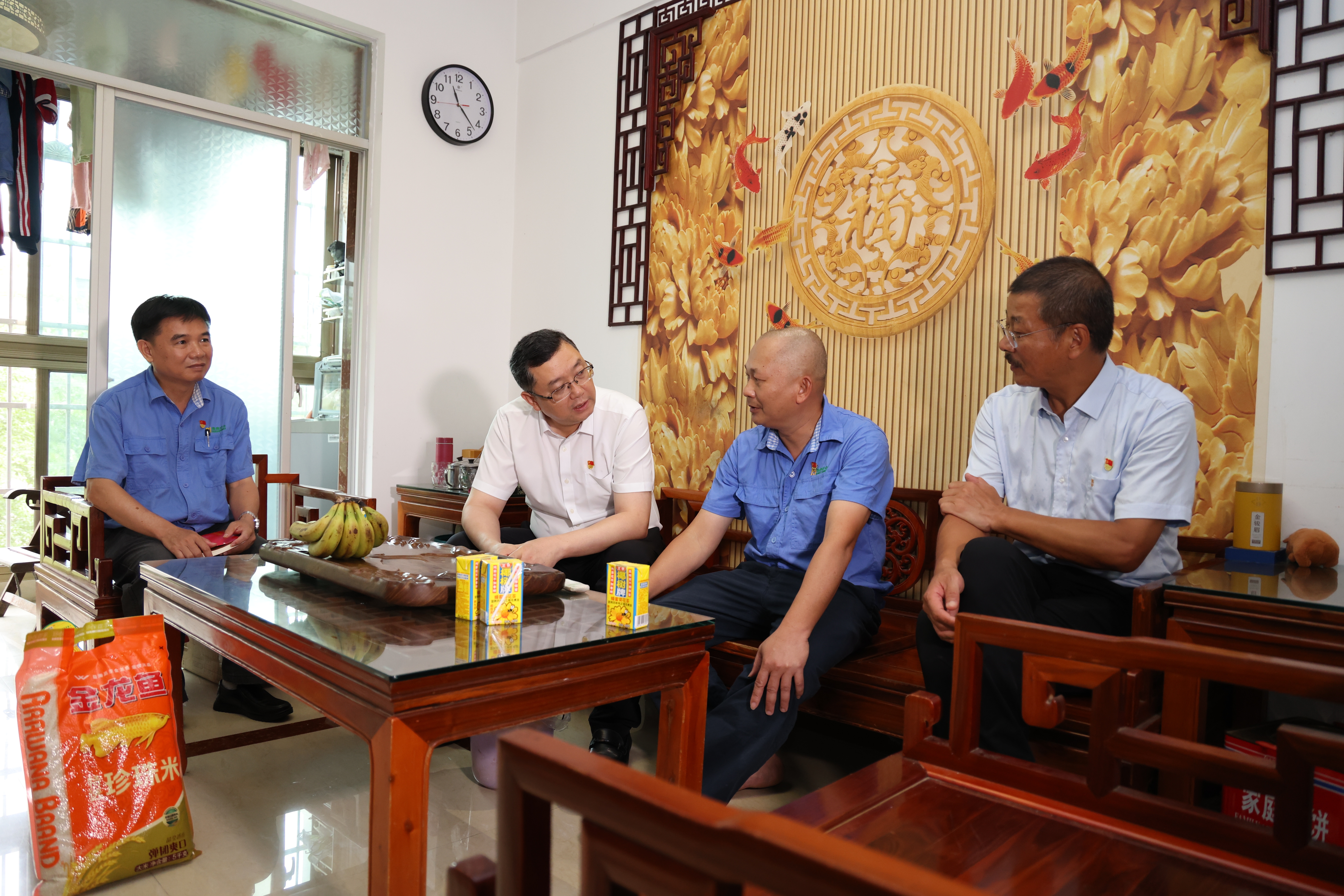 省國(guó)資委黨委書(shū)記、主任馬詠華走訪慰問(wèn)海南礦業(yè)困難黨員
