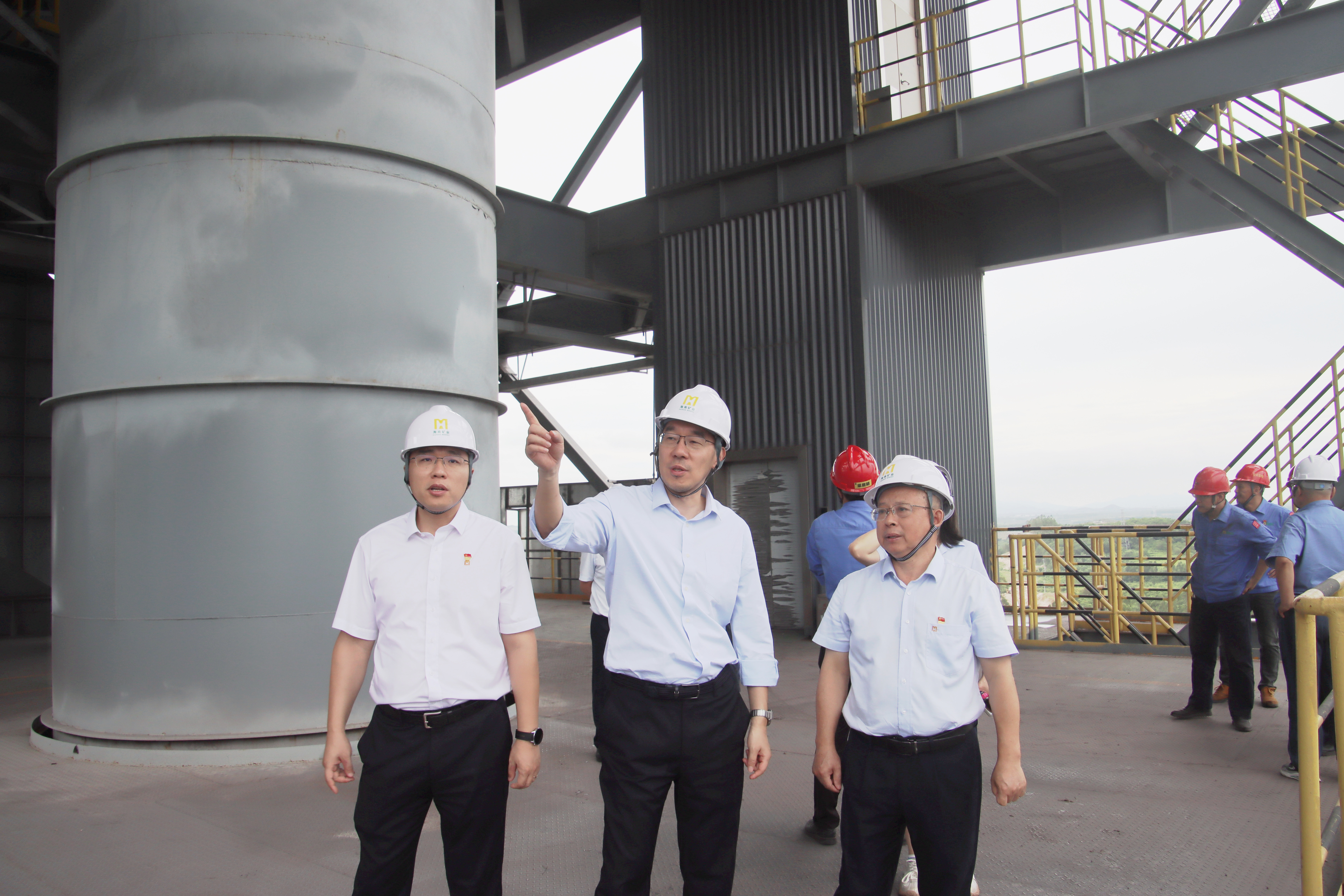 海南礦業(yè)總裁滕磊一線督戰(zhàn)磁化焙燒技改項(xiàng)目